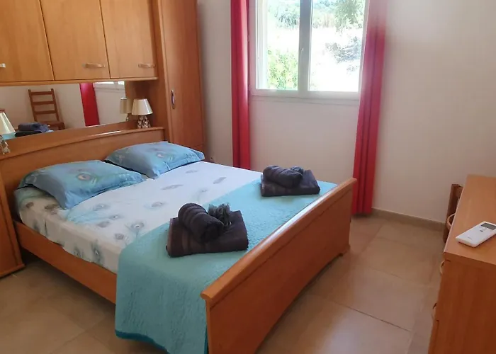 Pietrarossa Vila Lecci